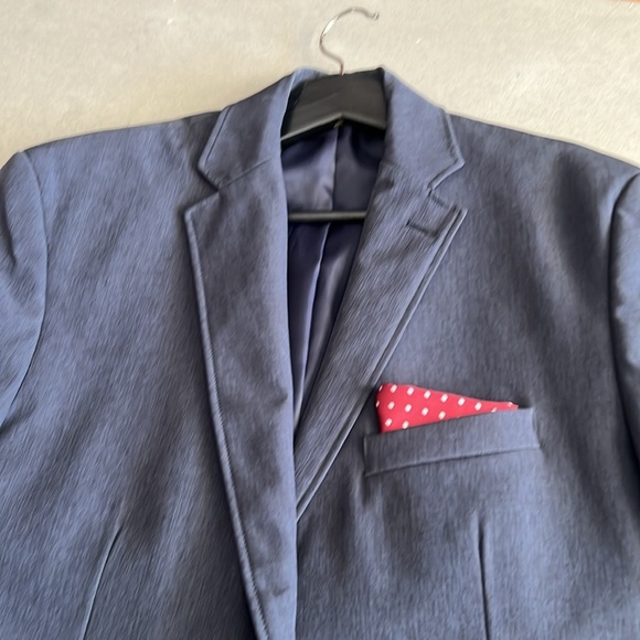 Johnston and Murphy navy blazer lots of pockets - Picture 3 of 4